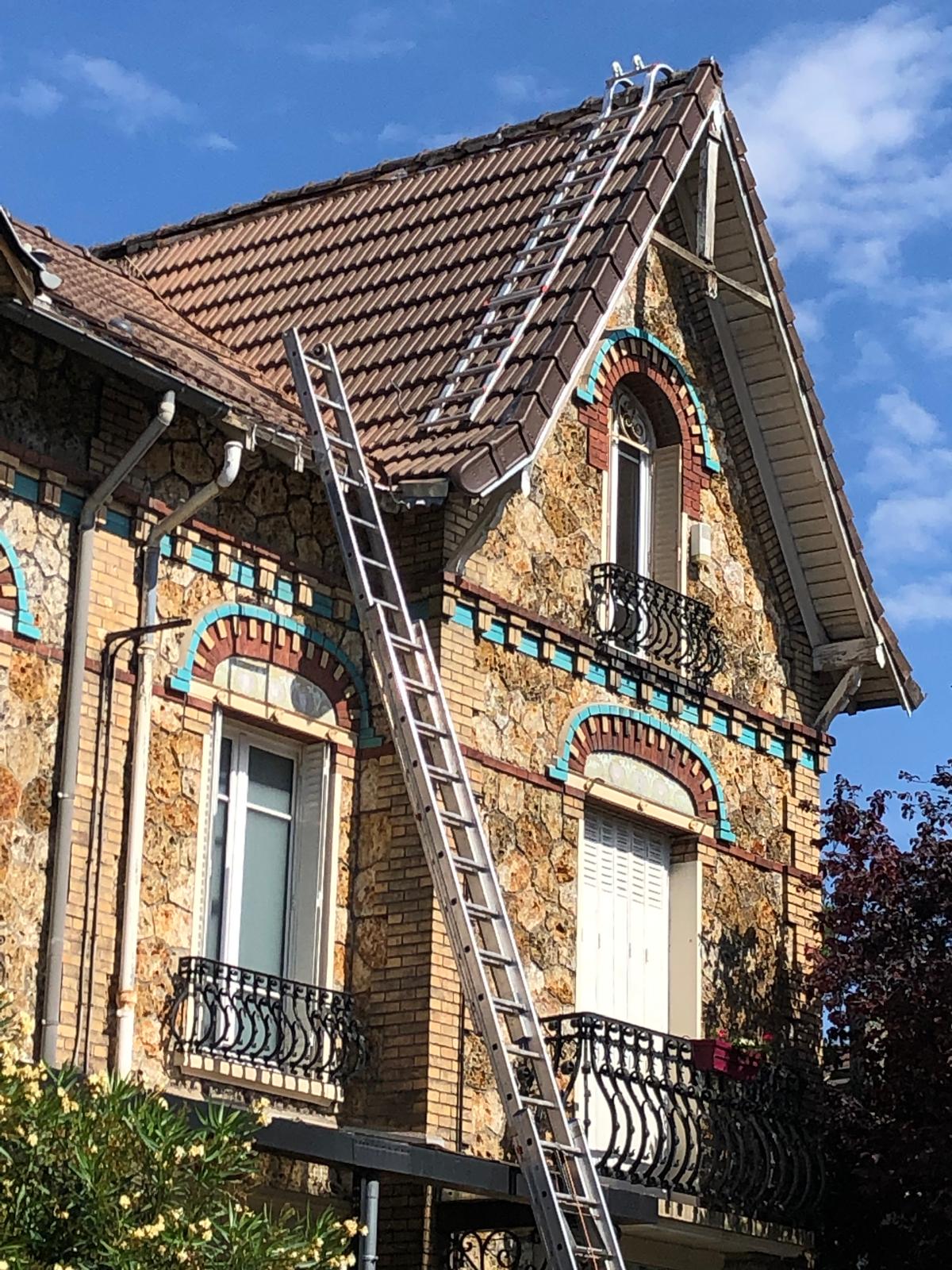 Installation de Velux par RV Couvreur à Bezons (95870) dans le Val-d’Oise (95)